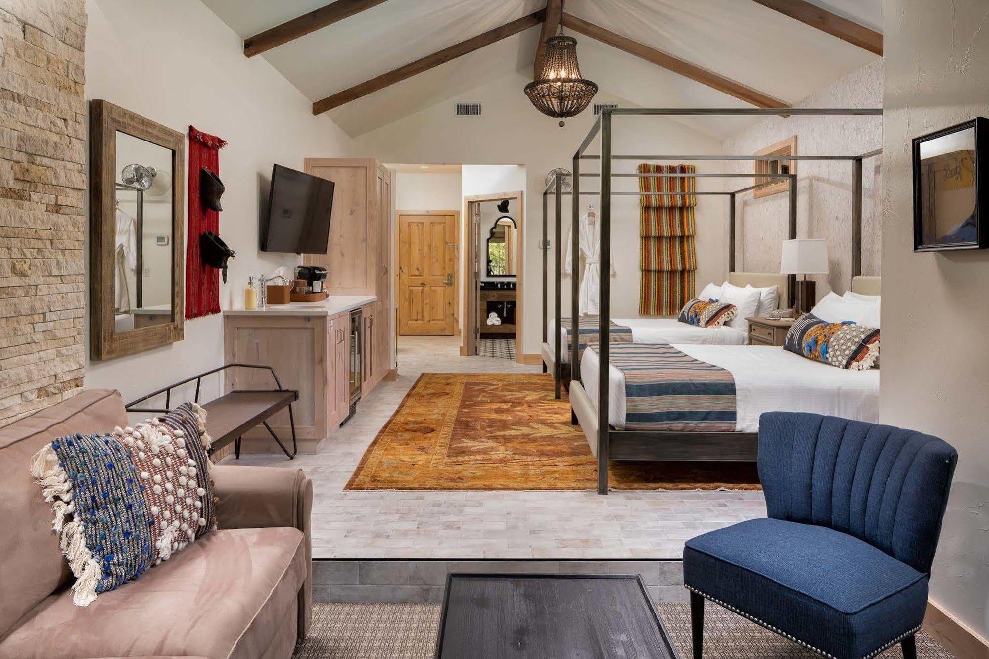 Camp Lucy Hotel Dripping Springs Buitenkant foto